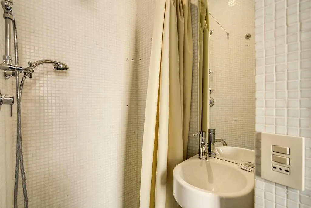 Appartement Piazza Farnese exclusive view 2 bedroom en suite Rome