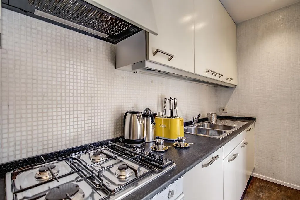 Piazza Farnese Exclusive View 2 Bedroom En Suite Rome Apartment
