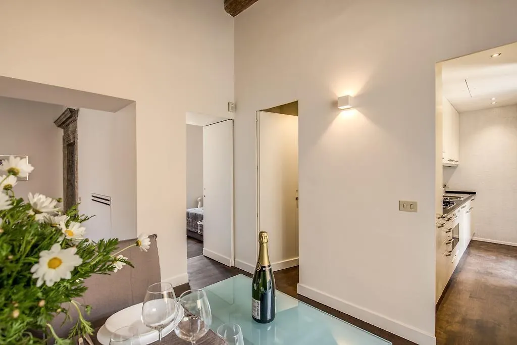 Piazza Farnese Exclusive View 2 Bedroom En Suite Rome 0*,  Italy